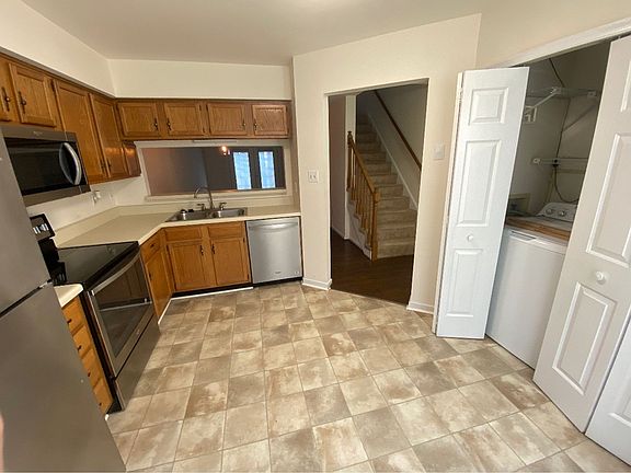 5th image of 2262 High Bush Cir