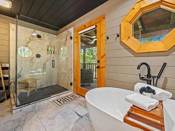 5th image of 2116 Double Oaks Way