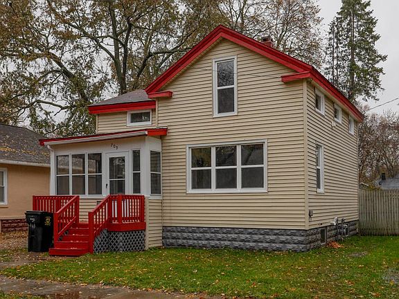 709 Constantine St-102