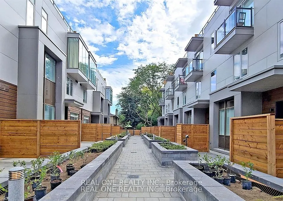 25 Dervock Cres #5