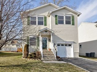 21 Grove St, Summit, NJ 07901