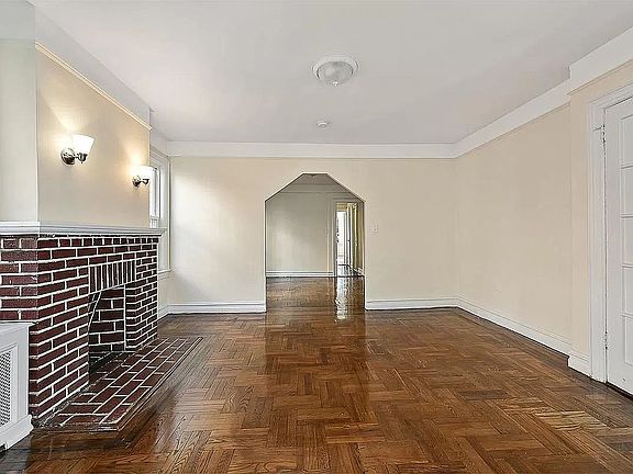 4th image of 6160 Delafield Ave Floor 1