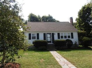4 Meadow Ln, Walpole, MA 02081
