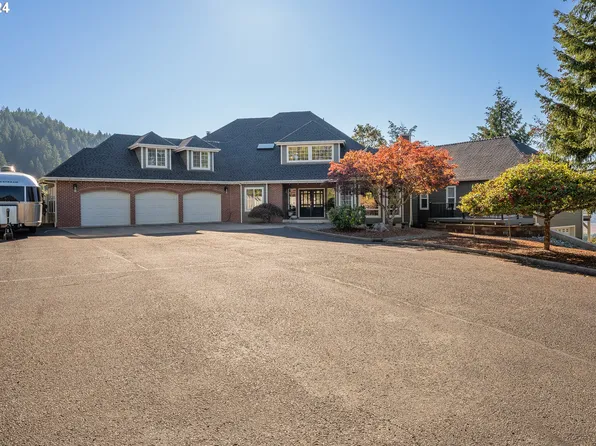 317 Aker Dr, Myrtle Creek, OR 97457