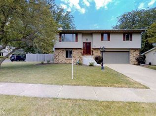 100 Regal Dr, Normal, IL 61761