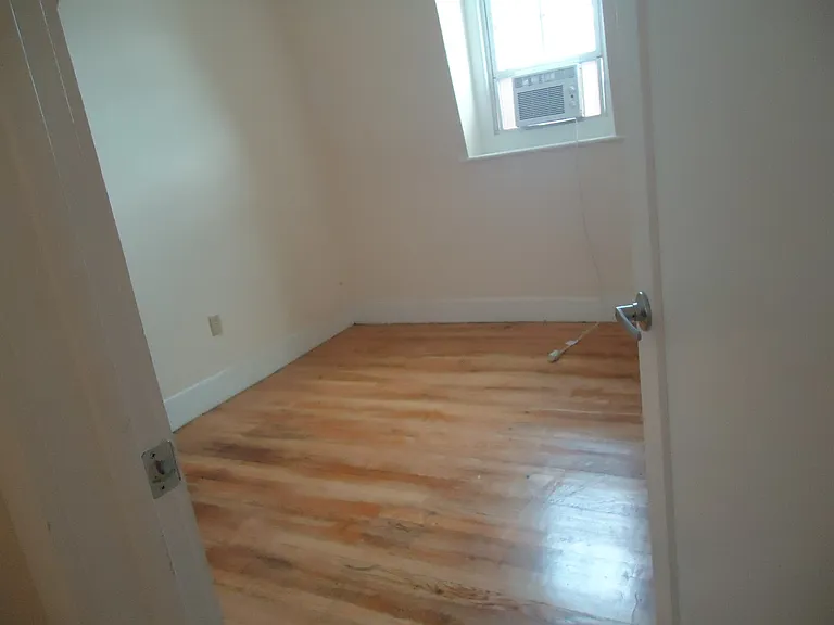 136 Warren St #3 — Photo 8