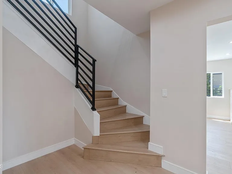 1206 Tamarind Ave — Photo 19