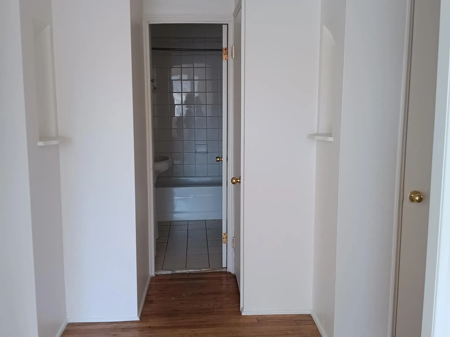 2 bed, 800 sqft, $1,220 — Photo 4