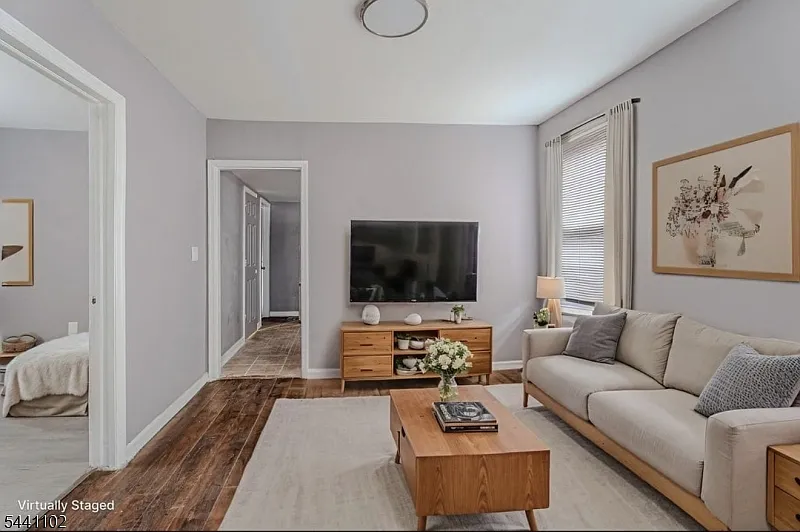 3 bed, 1.0 bath, $2,150 — Photo 2