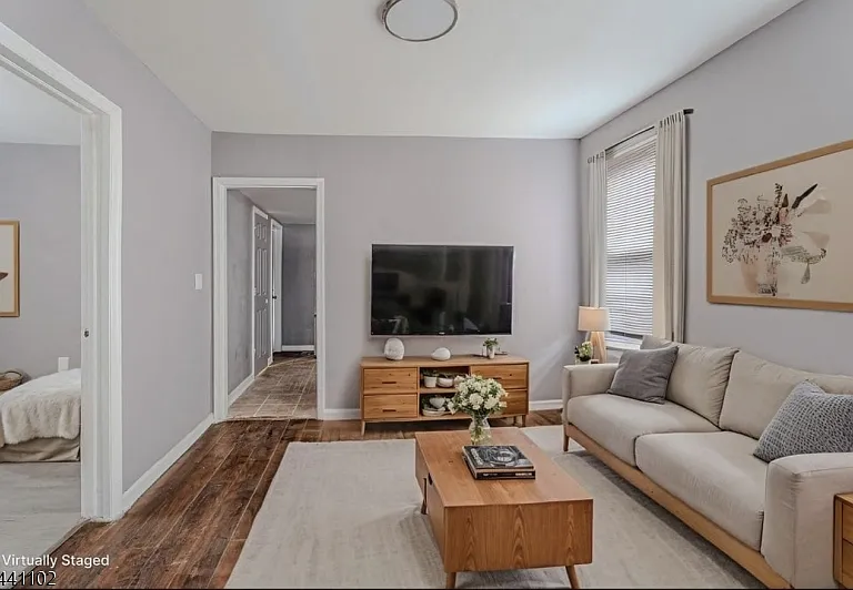 21 Mitchell Pl — Photo 2