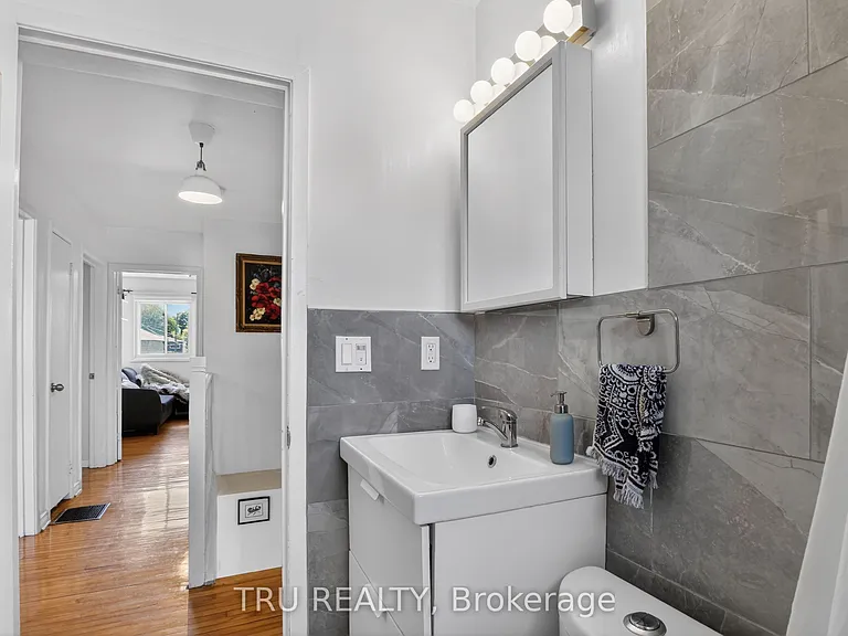 1253 Emperor Ave — Photo 22