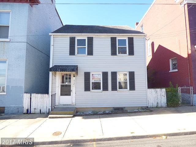1st image of 605 W Franklin St