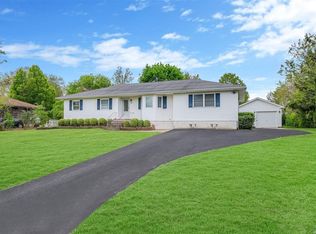 91 Donna Dr, Baiting Hollow, NY