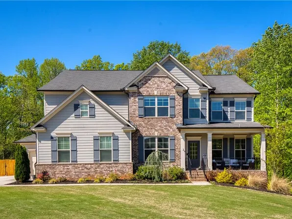 8455 Post Oak Ln, Gainesville, GA 30506