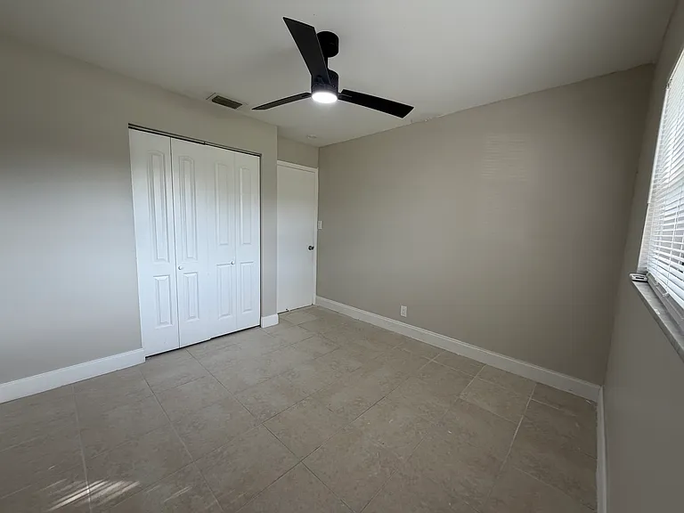 NW 46th Ave — Photo 8