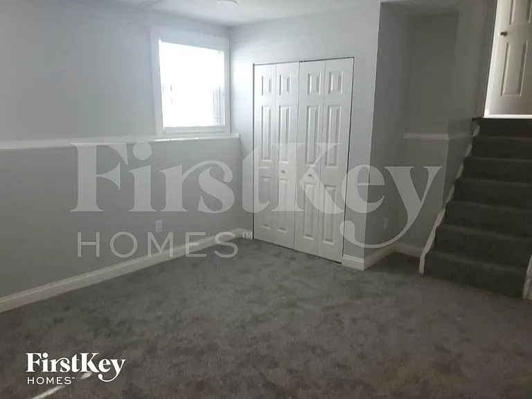 4207 Edinburgh Dr — Photo 8