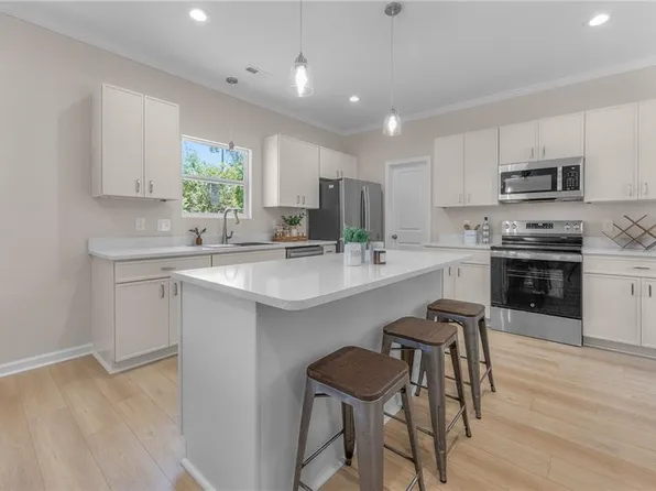 2126 Berkley Ave, Chesapeake, VA 23324