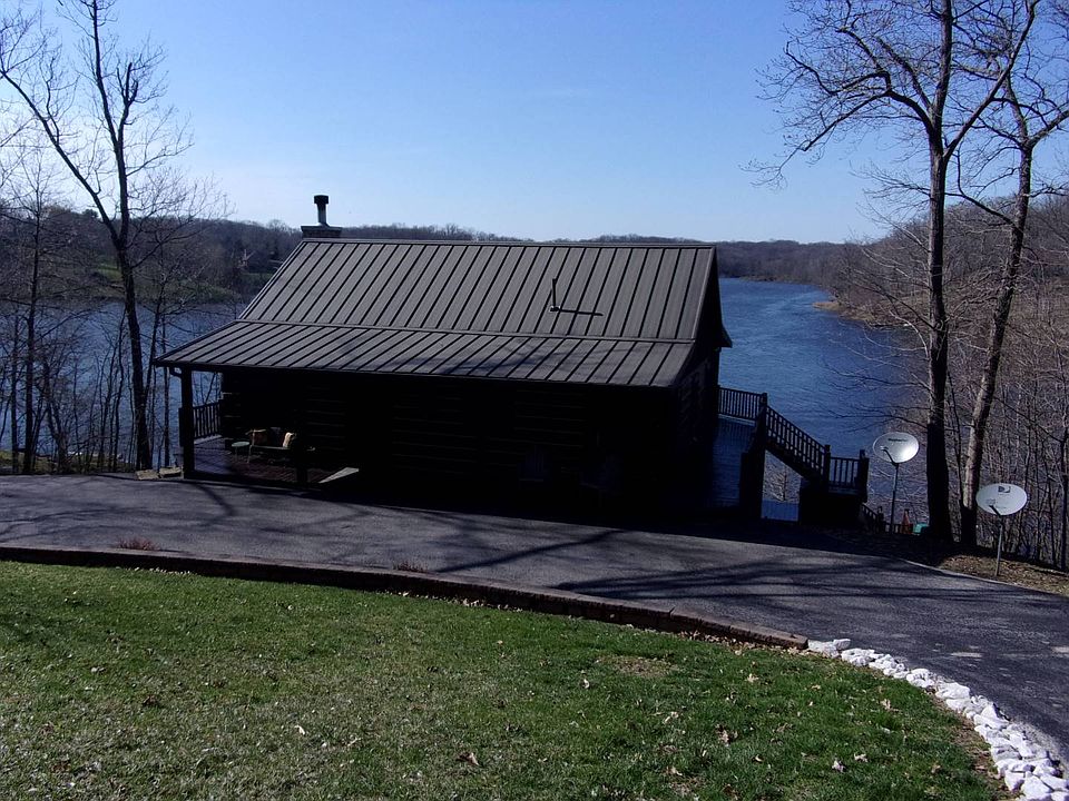 1st image of 18907 Red Oak Dr