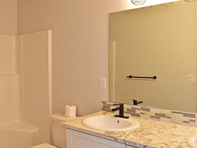 1033 Vick Ln — Photo 17