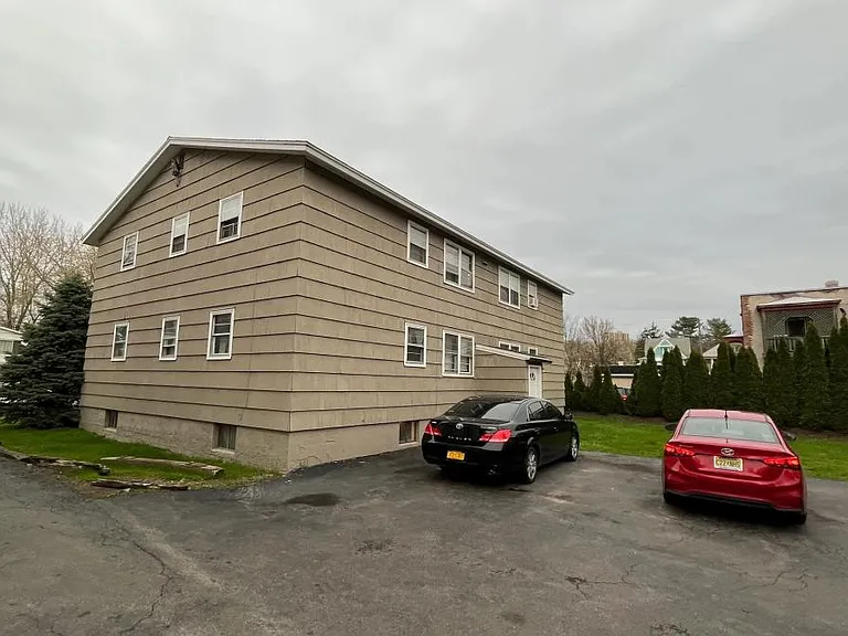 121 Minerva St #4 — Photo 2