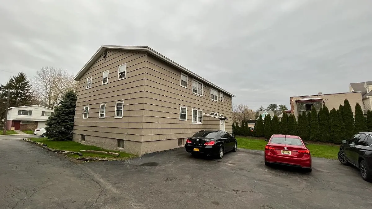Building Photo - 121 Minerva St #4