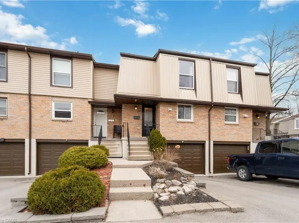 10 Angus Rd #39, Hamilton, ON L8K 6K3