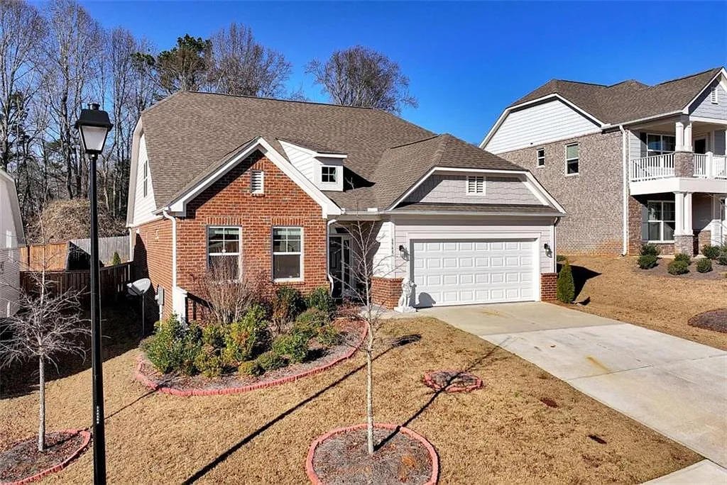 5 bed, 3.0 bath, 3070 sqft, $3,500 — Photo 3