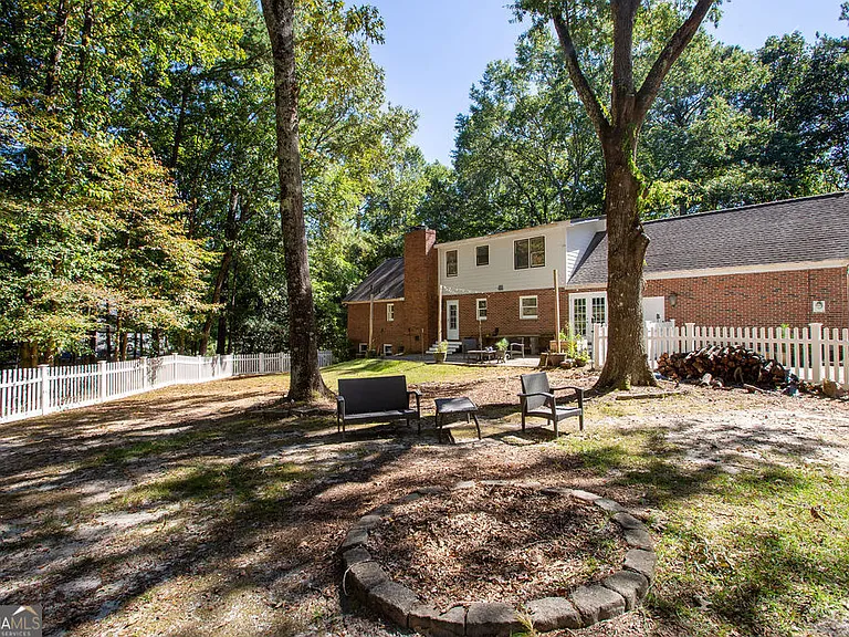 297 Graves Rd — Photo 18