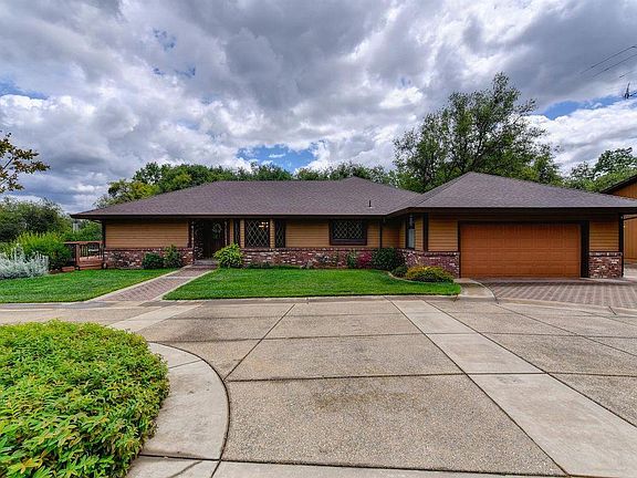 5th image of 2740 Carlson Dr