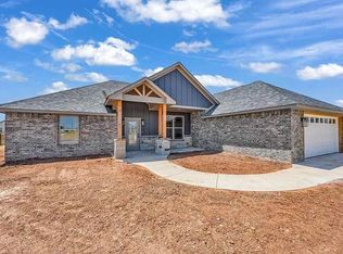 409 Bob White Rd, Geronimo, OK 73543