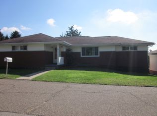 11 Cherry Ln, Wheeling, WV 26003