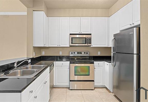 3rd image of 8539 Gate Pkwy W Unit 9241