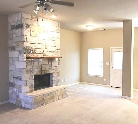 3rd image of 806 Scarlet Oak Ct