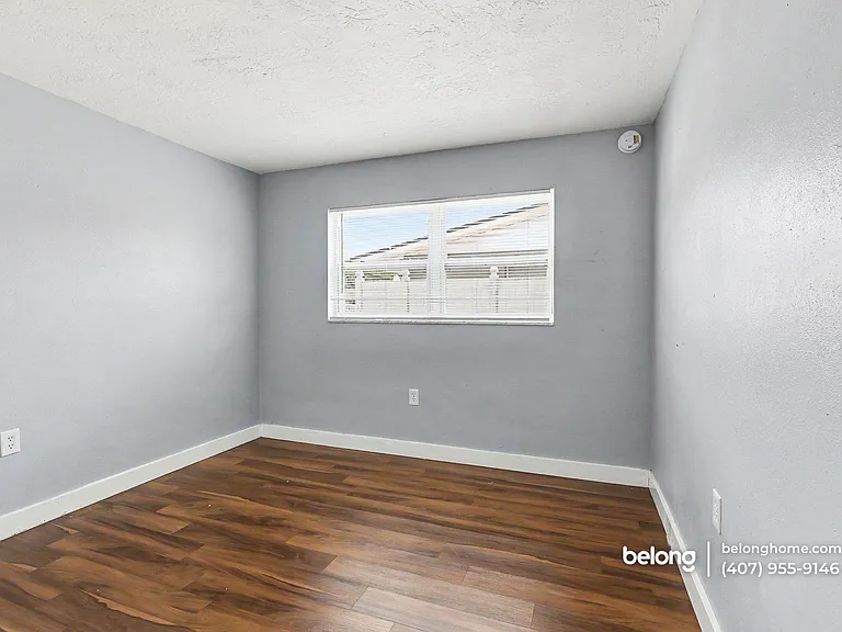 1147 Manatee Dr — Photo 8