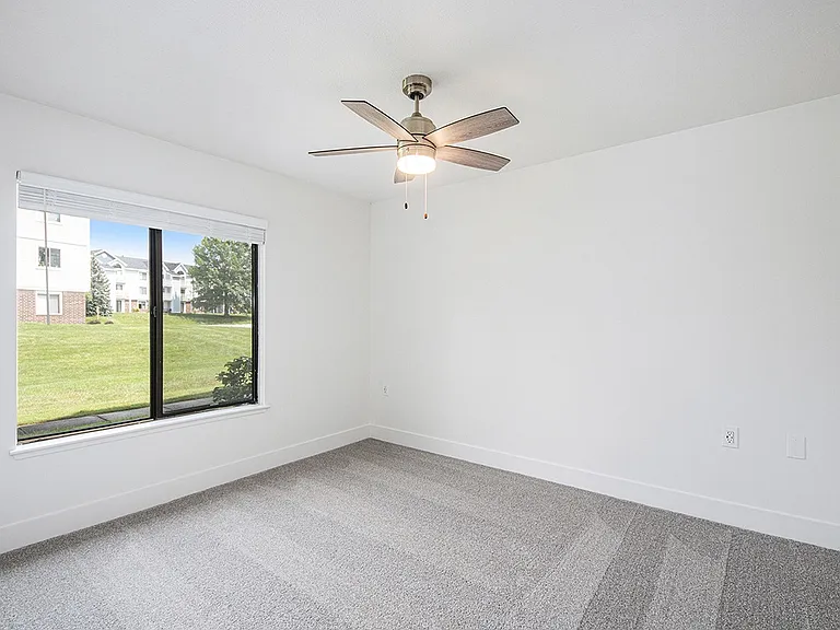 Byron Lakes Apartments — Photo 53