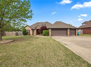 5808 S 67th St, Cave Springs, AR 72718
