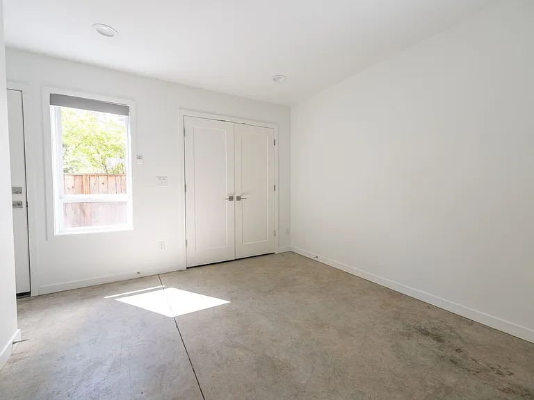 6056 SE 93rd Ave — Photo 6