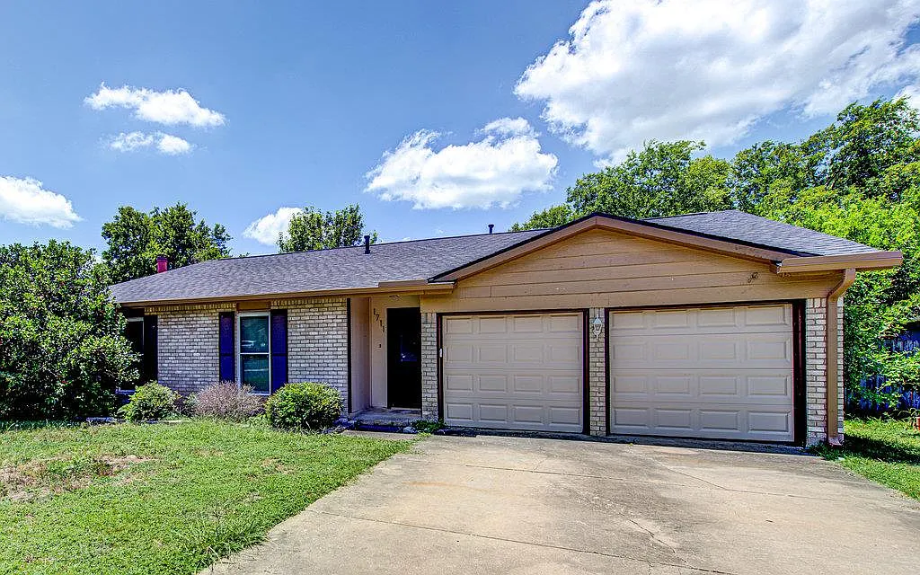 3 bed, 2.0 bath, 1502 sqft, $1,995 — Photo 1