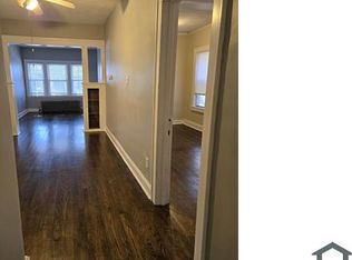 9631 S Avenue M APT 1, Chicago, IL 60617