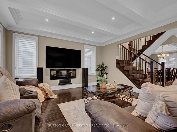 4th image of 25 Charterhouse Dr