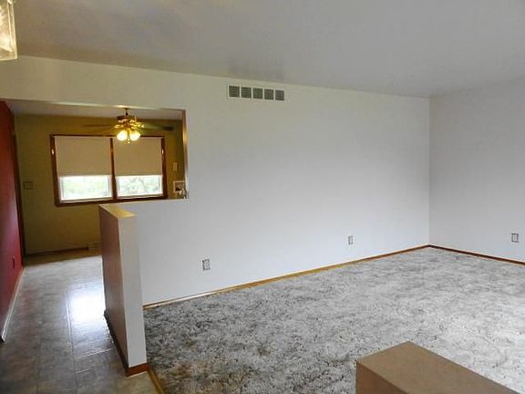 5th image of 1124 S Dekalb St