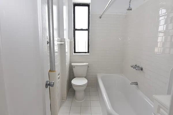 Rented by Bohemia Realty Group | media 7