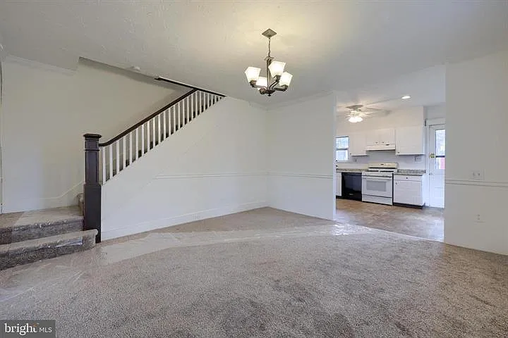 4 bed, 1660 sqft, $1,900 — Photo 2