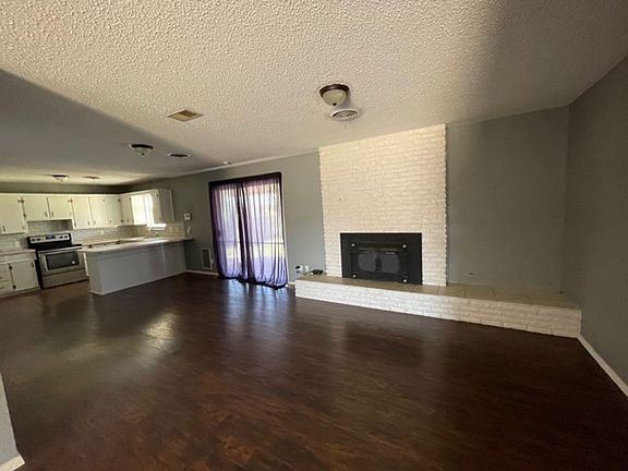 3rd image of 700 Starlite Dr