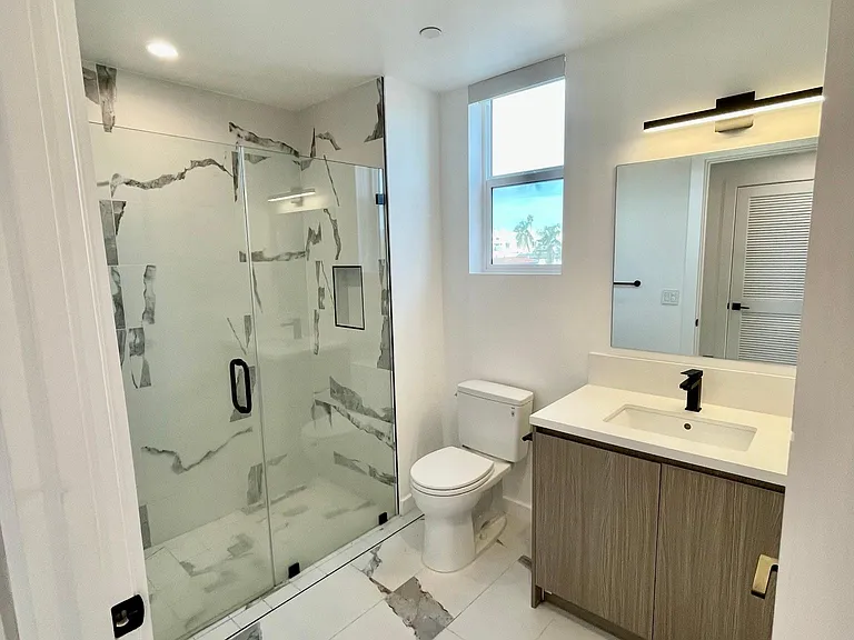 928 S Catalina St #401 — Photo 8
