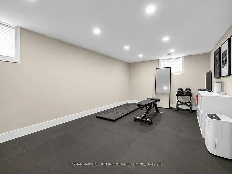 27 Maple Ave N — Photo 10