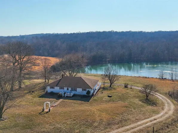 20712 Carpet Barn Rd, Lincoln, MO 65338