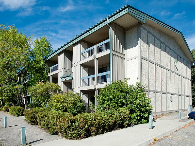 215 86th Ave SE — Photo 3