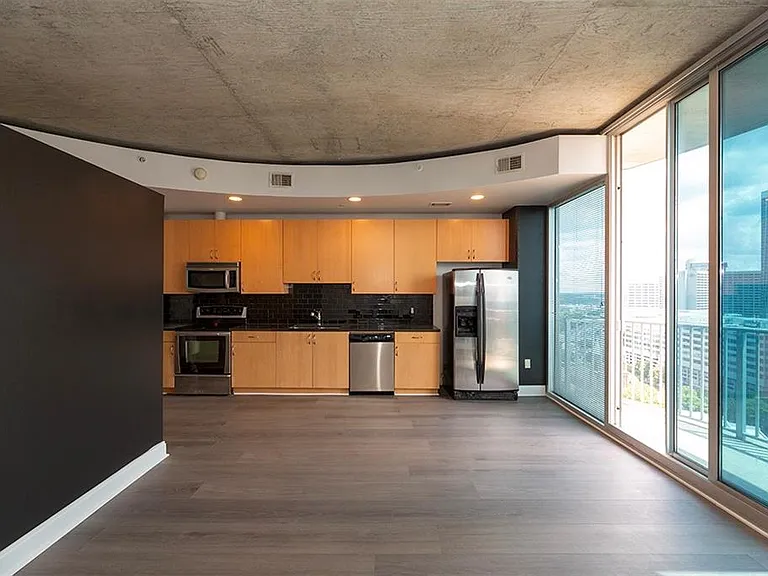400 W Peachtree St NW #2310 — Photo 4