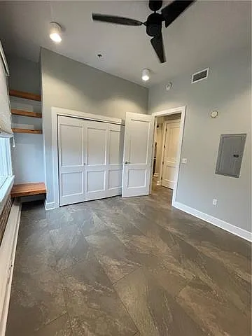 818 Howard Ave #404 — Photo 6
